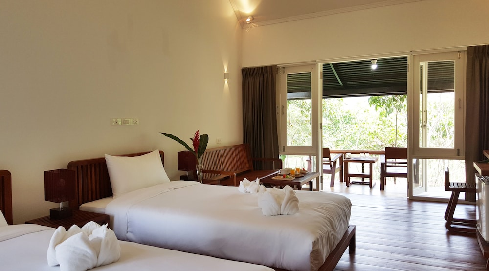 Superior Bungalow Twin Bed photo 2