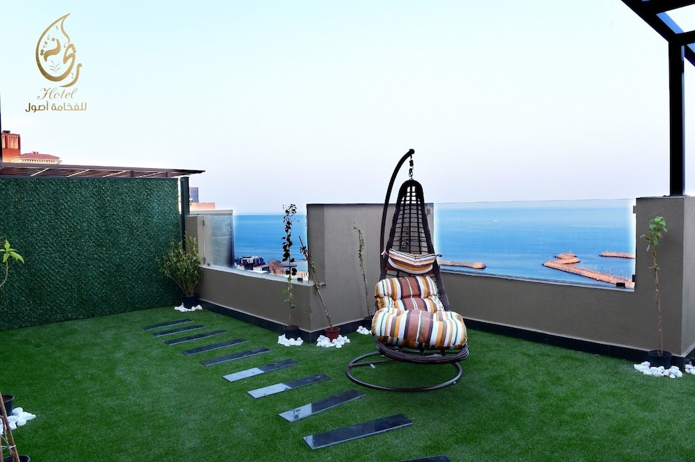 Royal Apartment, 2 Bedrooms, Terrace, Sea View photo 3