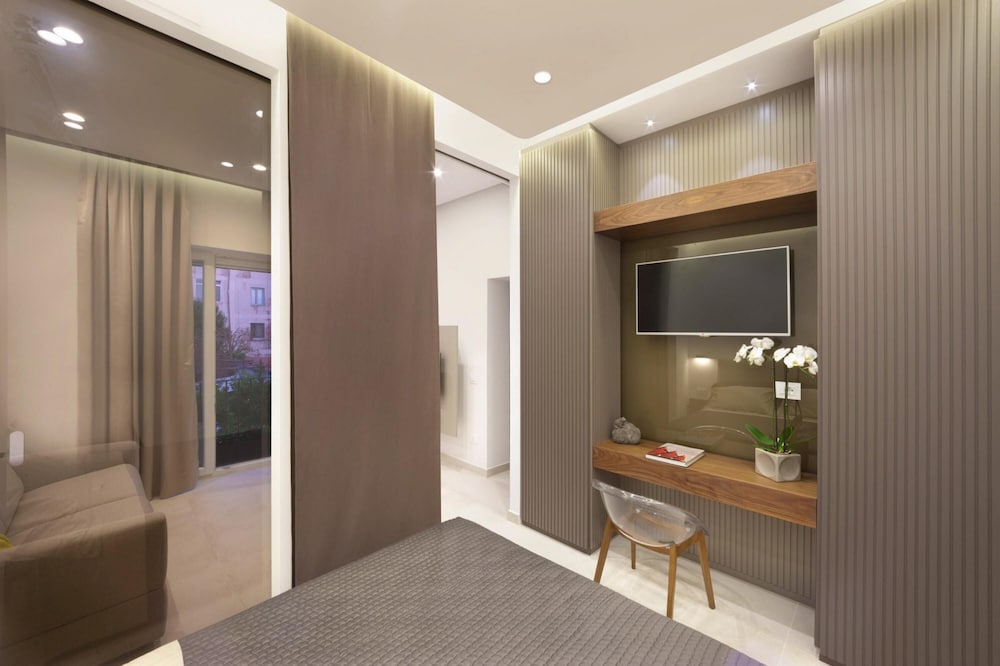 Apartment, Smoking