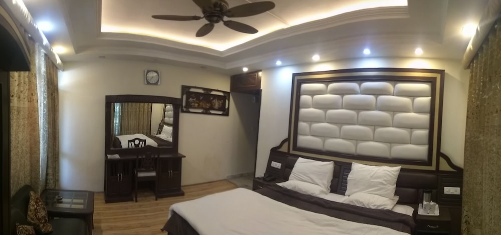Luxury Double Room, 1 King Bed, River View