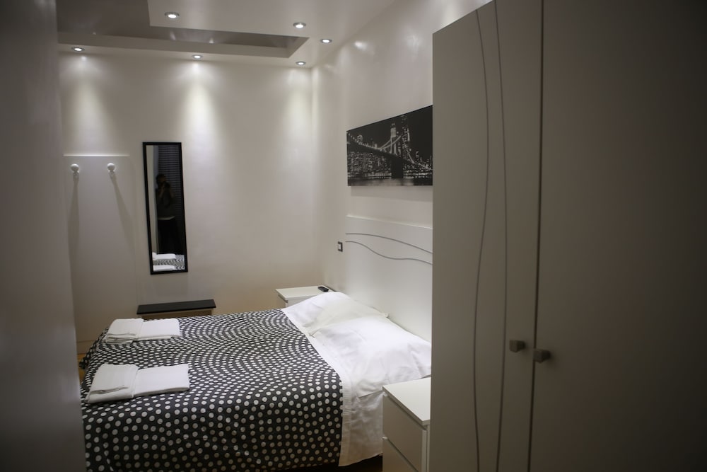 Classic Triple Room, City View