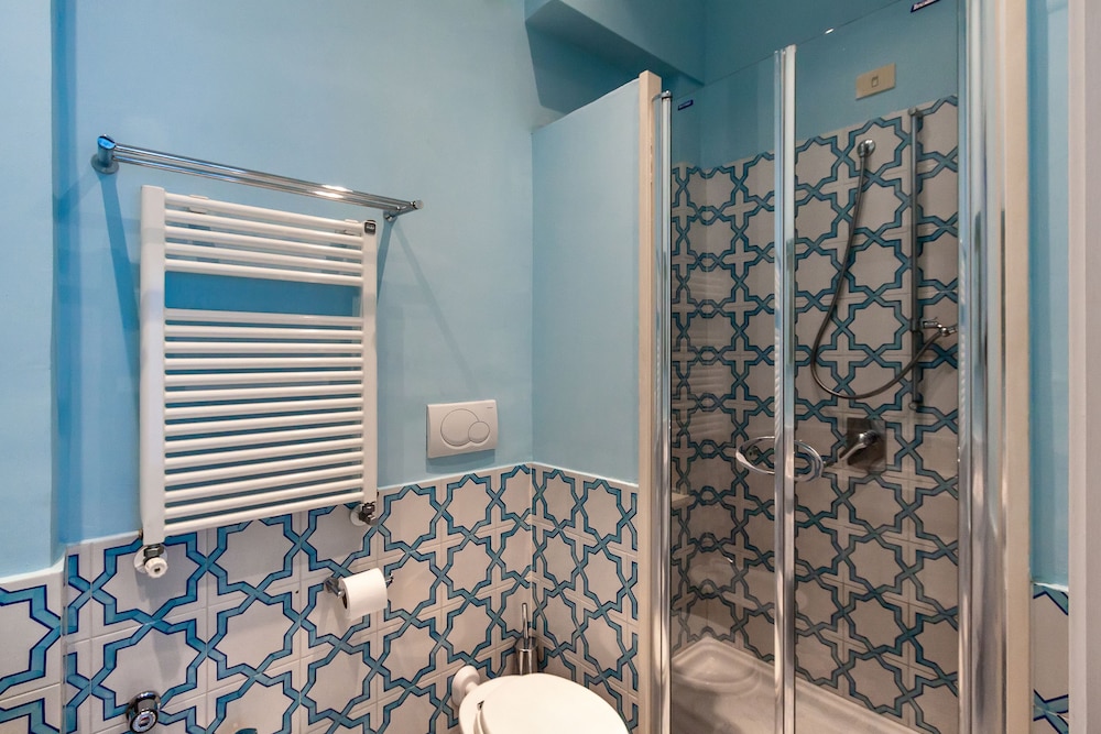 Standard Double or Twin Room - Photo 6