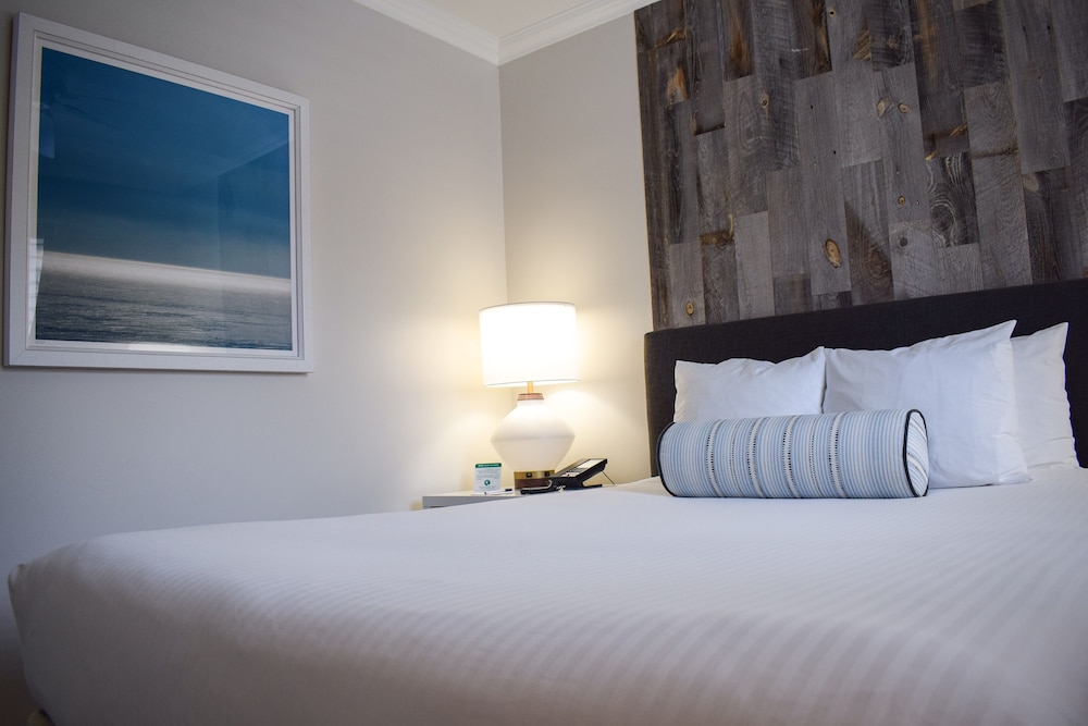 Junior Suite, 1 Queen Bed with Sofa bed (with Living Room) photo 2