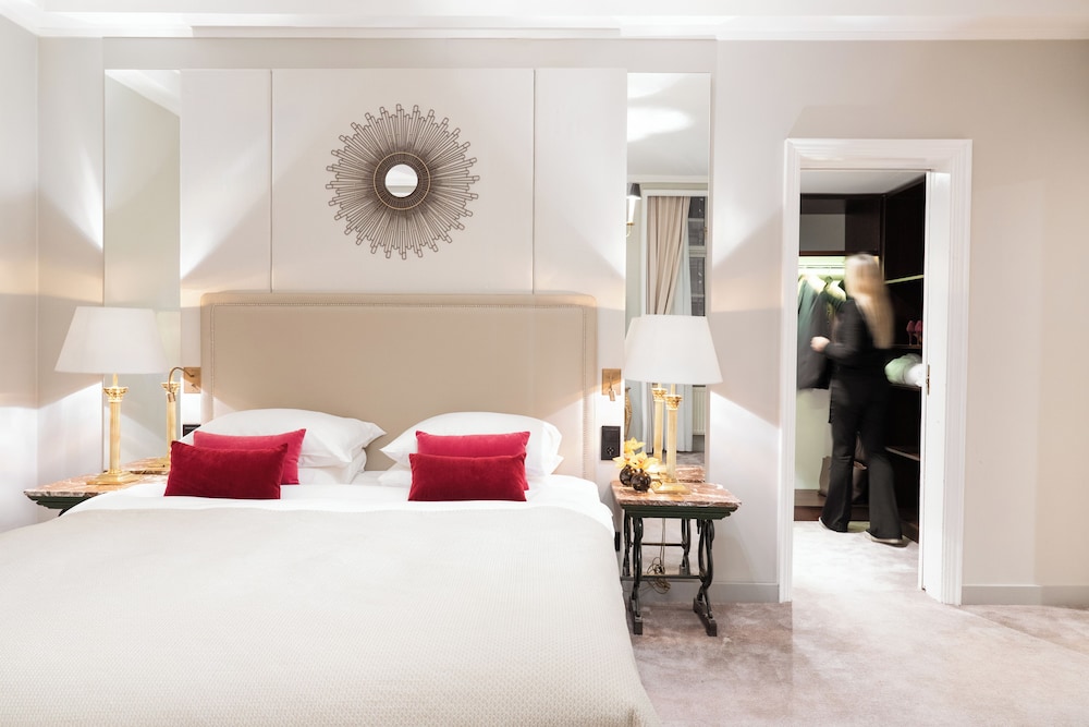 Suite - Photo 26