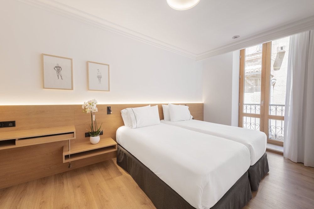 Deluxe Double Room, City View