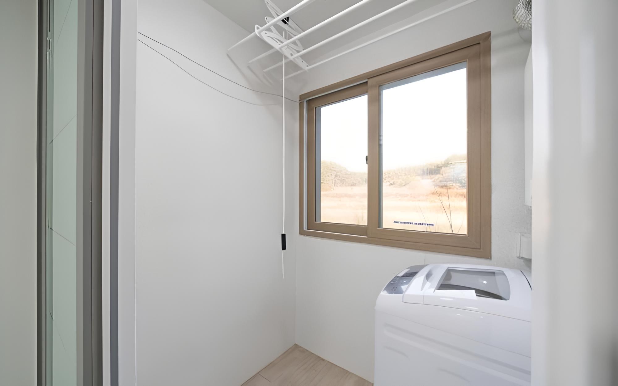 Room (8 pyeong ondol room 4 (free use of ou)