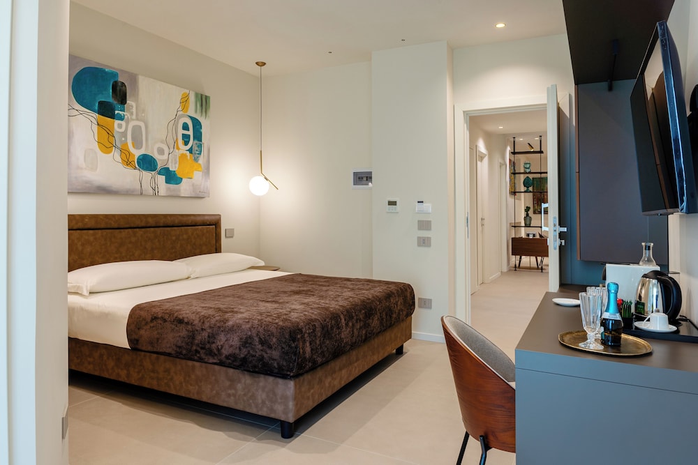 Deluxe Double Room, City View