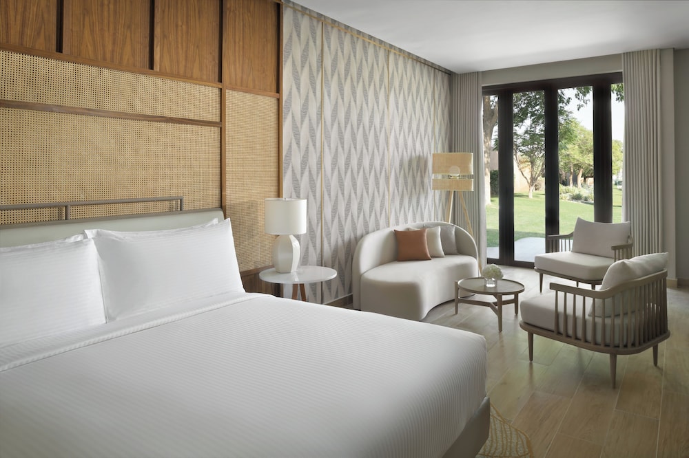 Premium Room, 1 King Bed, Pool Access (Direct) - Photo 1