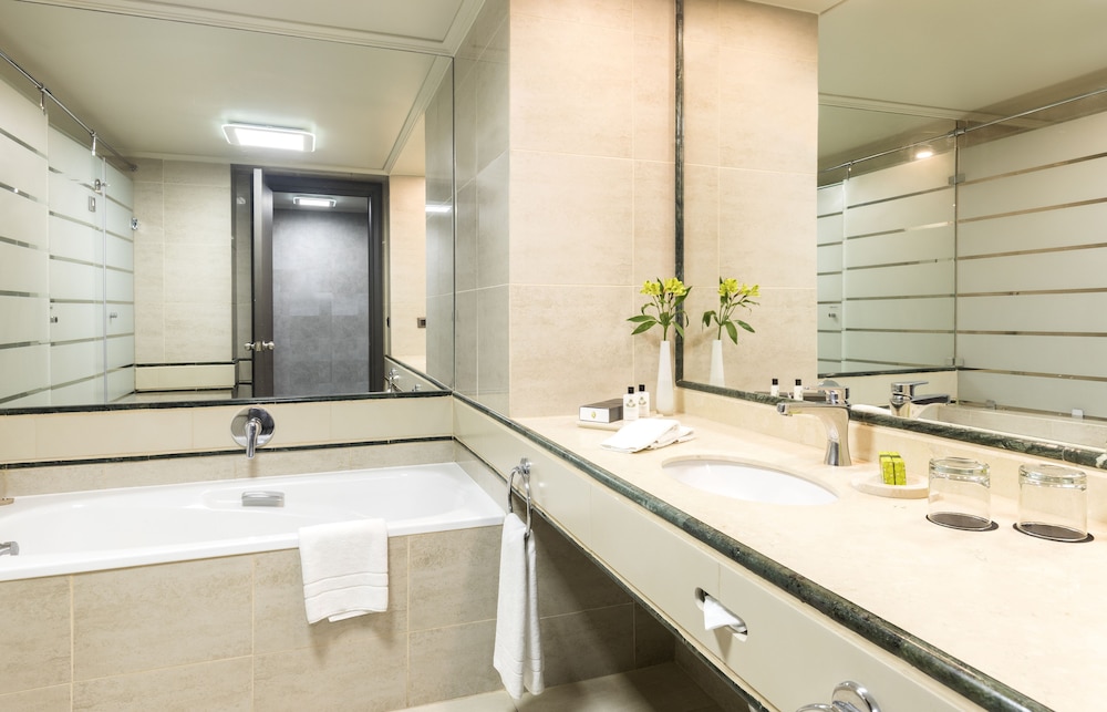 Premium Room, 2 Double Beds, Tower (Main Tower) - Photo 7