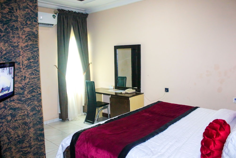 Royal Suite photo 2