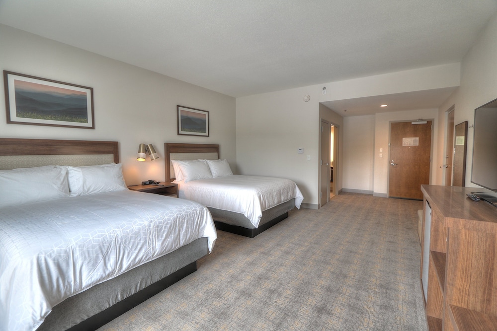 Standard Room, 2 Queen Beds, Mobility Accessible (Accessible Tub) - Photo 1