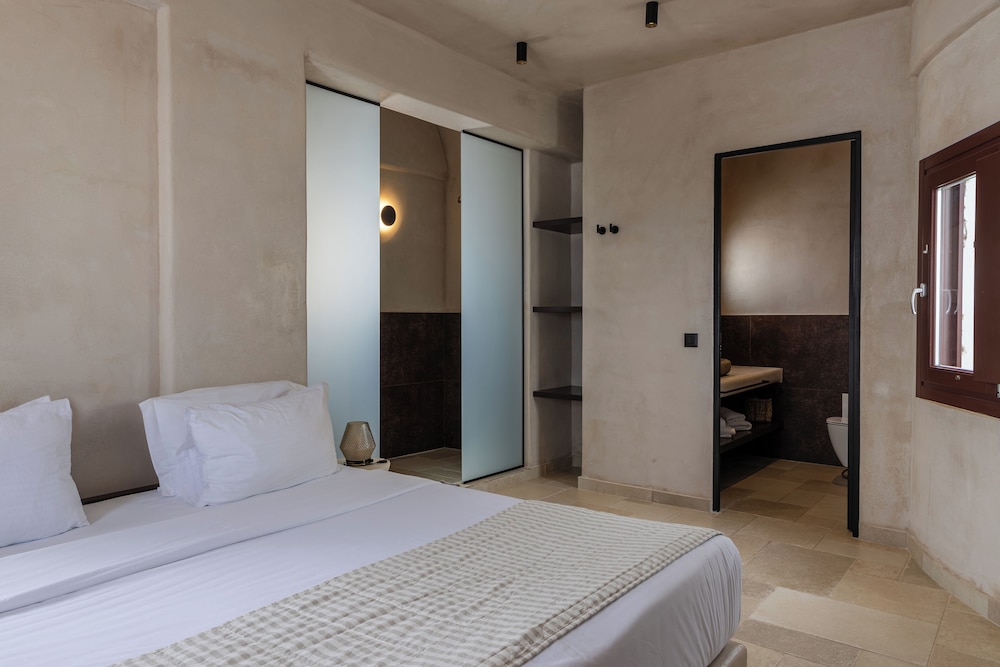 Superior Room - Photo 8