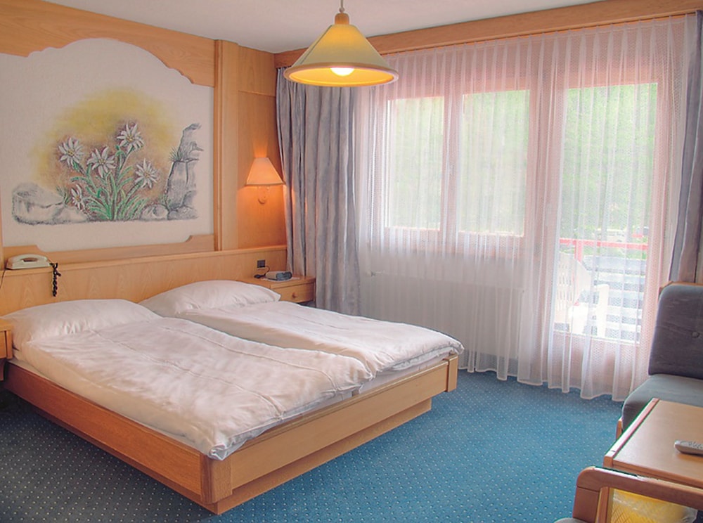 Standard Double Room, Balcony, Mountain View photo 3
