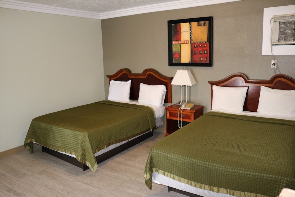 Deluxe Room, 2 Queen Beds photo 1