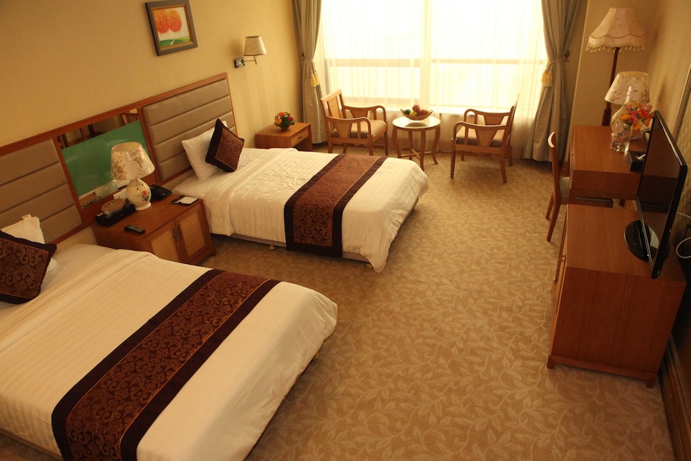 Deluxe Twin Room, 1 Bedroom, Pool View photo 3
