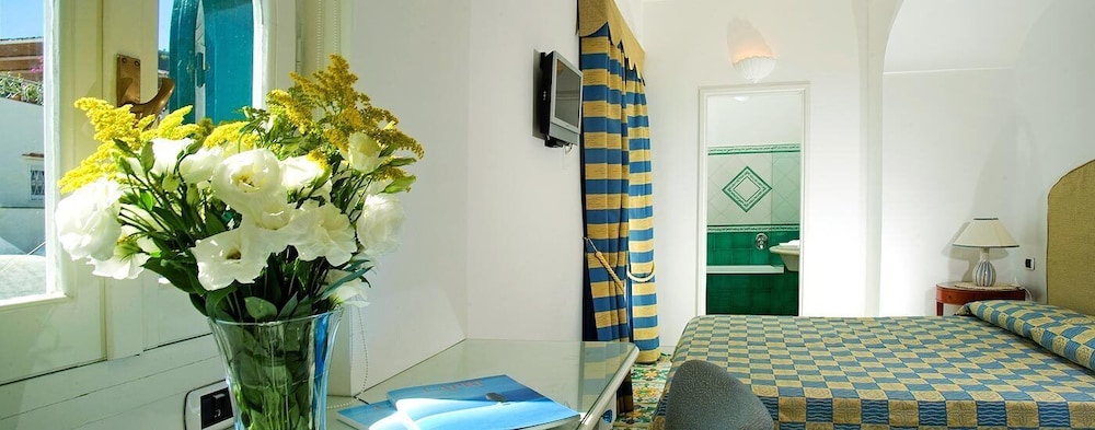 Standard Double Room - Photo 4