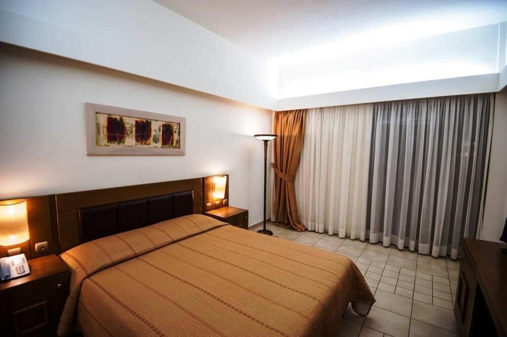 Classic Quadruple Room, 2 Bedrooms, Sea View, Beachfront photo 2