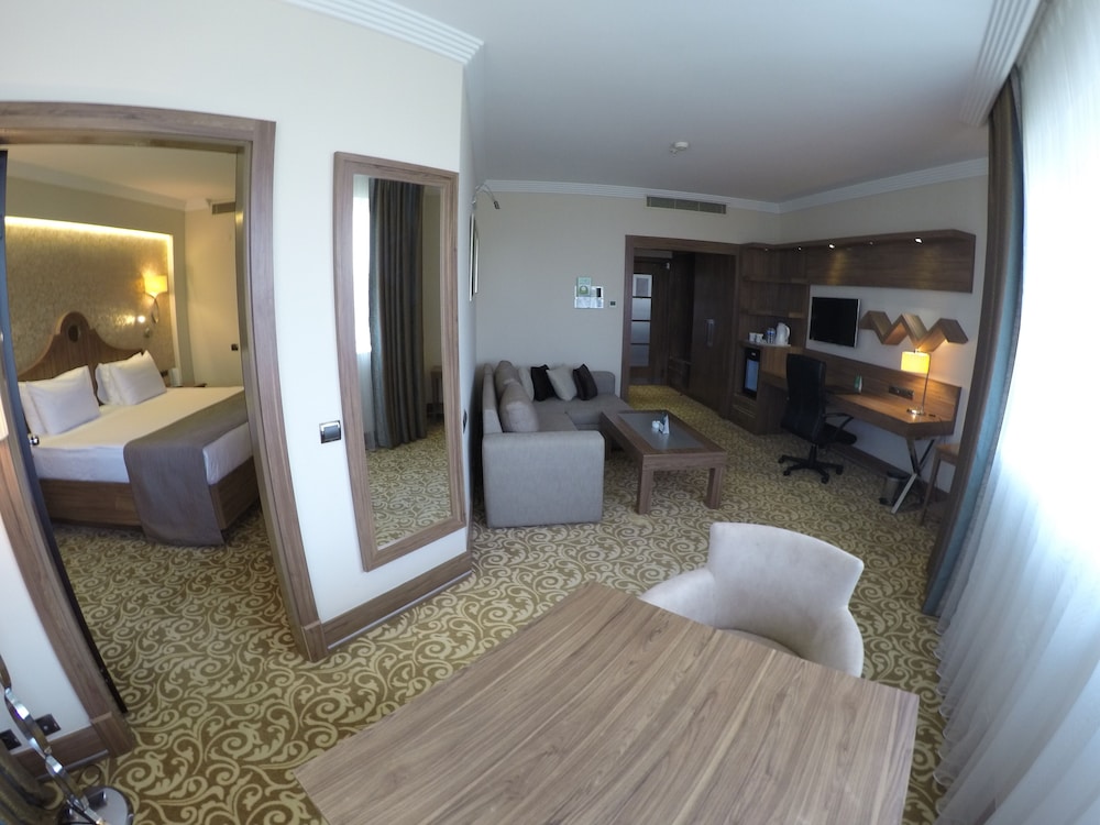 Senior Suite