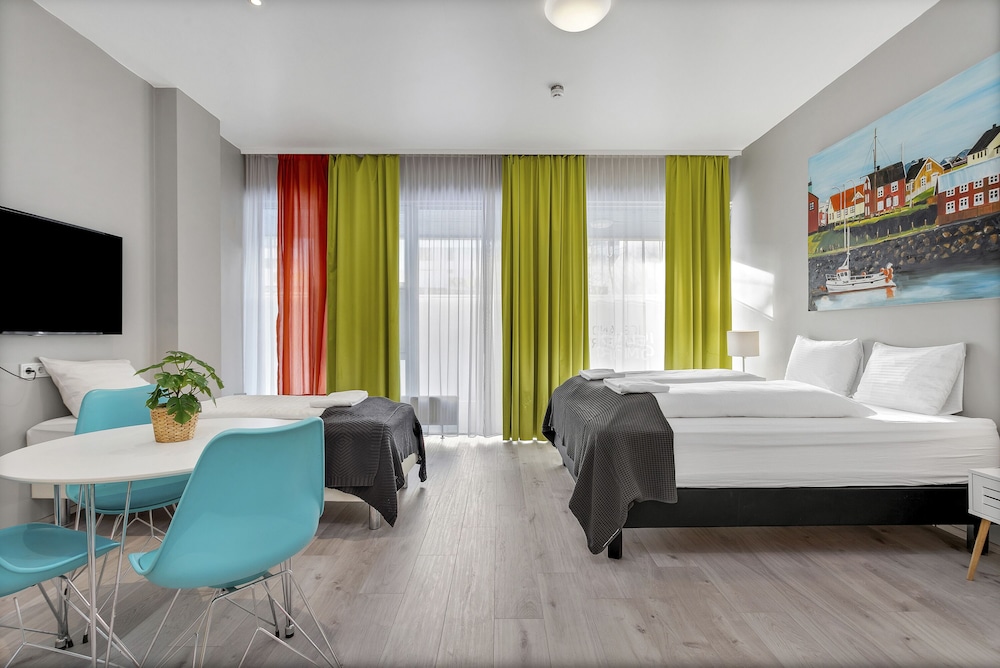 Studio, Multiple Beds - Three Adults - Photo 3