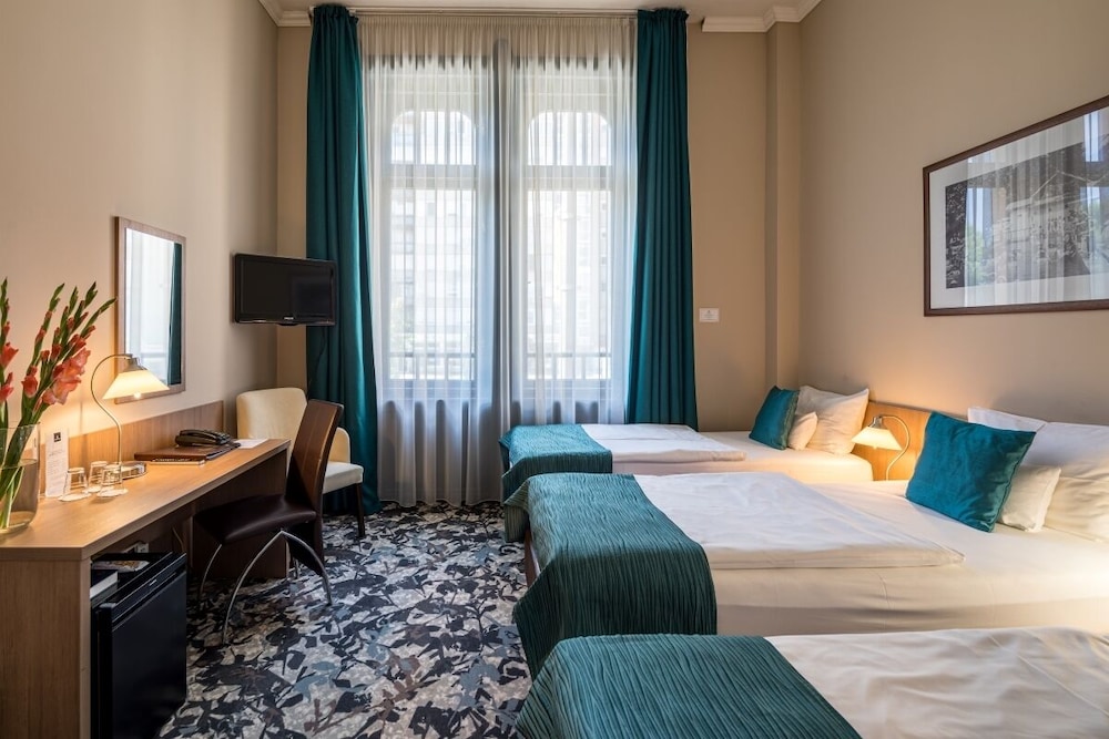 Standard Triple Room - Photo 4