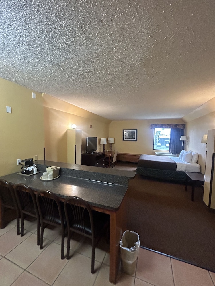 Comfort Suite photo 3
