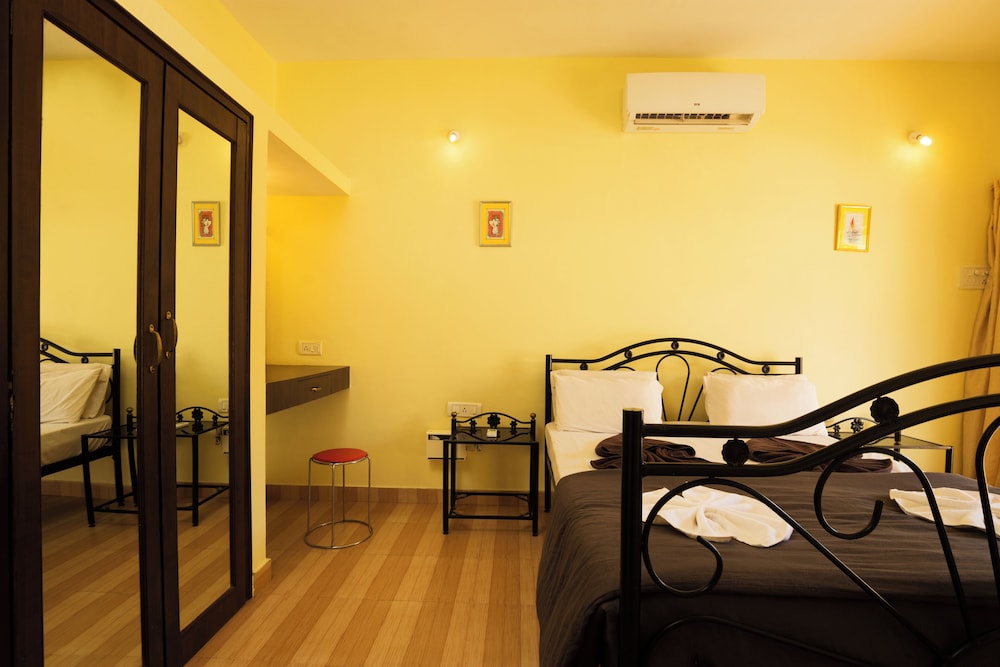 Suite (Coral) photo 2