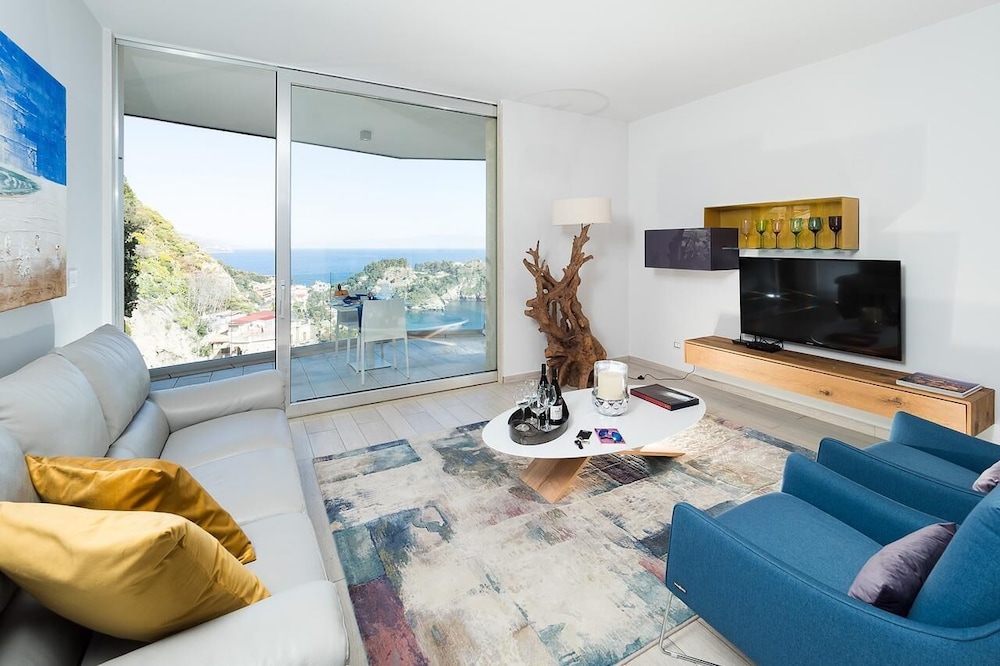 Premium Apartment, Sea View with Terrace