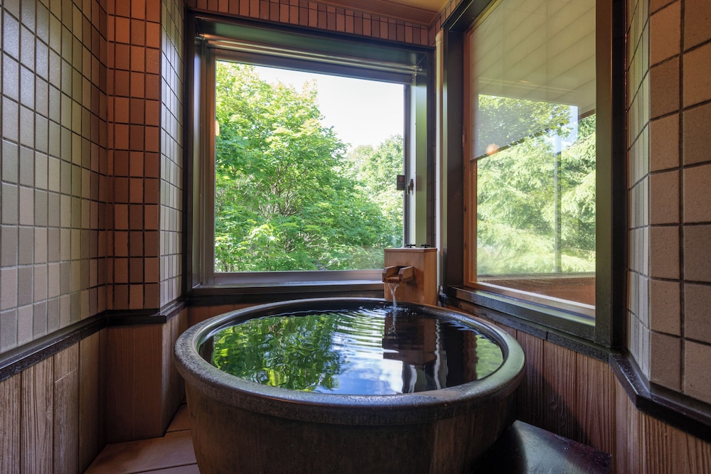 Japanese-Western Twin Room (Half Open-air bath + Western bed) 46sqm, Non-smoking - Photo 4