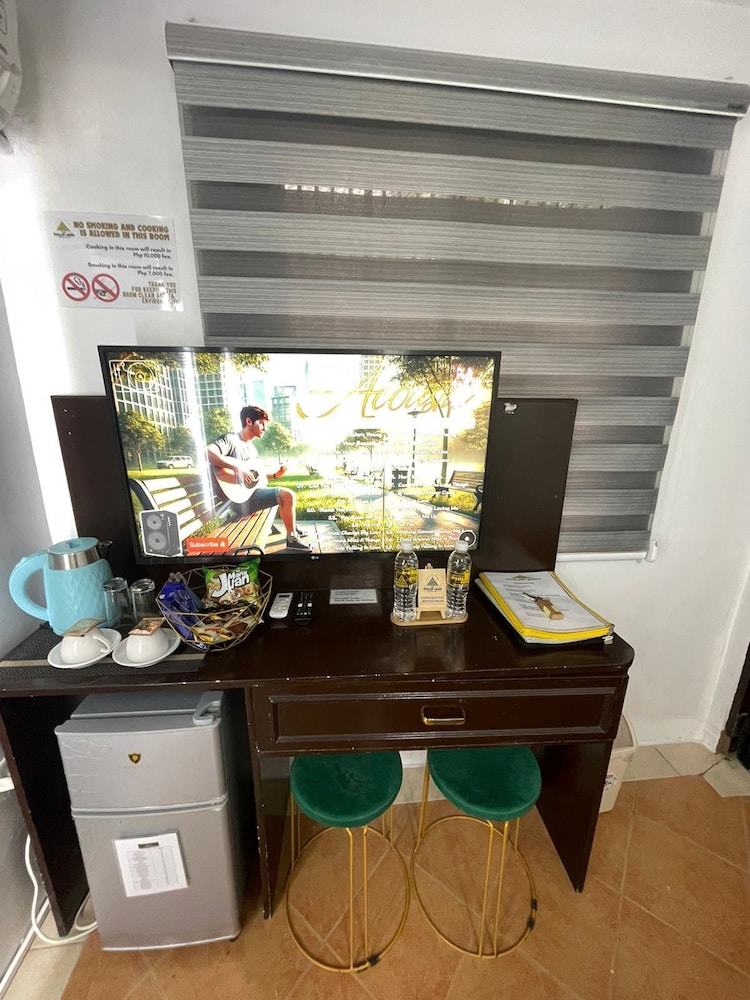 Family Room - Photo 15