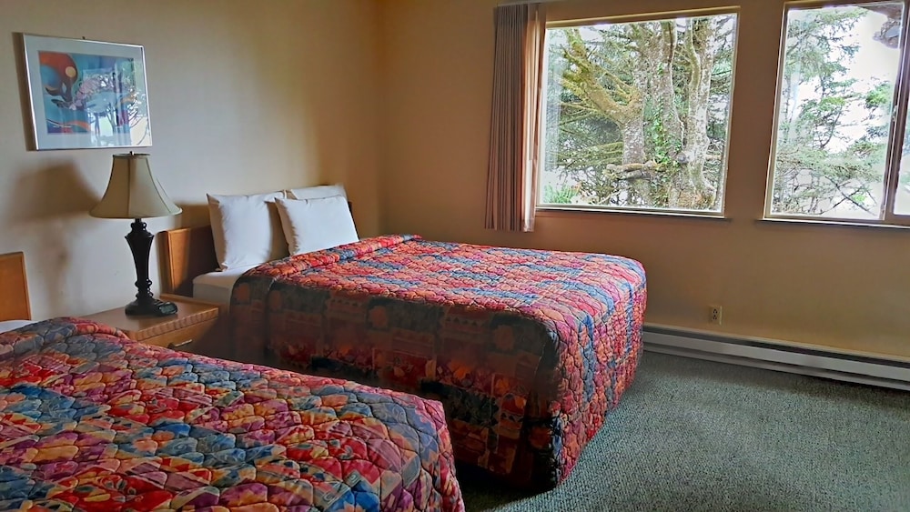 Suite, 2 Queen Beds, Fireplace, Ocean View photo 2