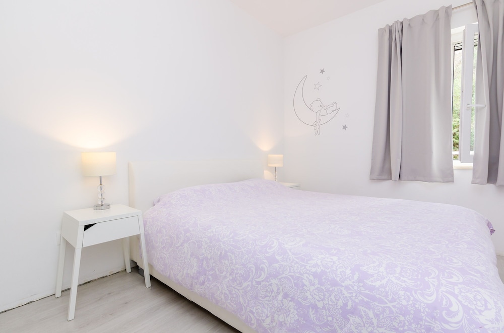 Apartment (Two Bedroom Apartment With Terrace An)