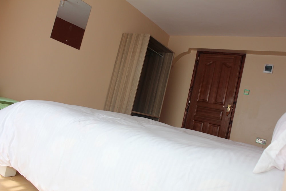 Superior Double Room Single Use, Mountain View photo 2