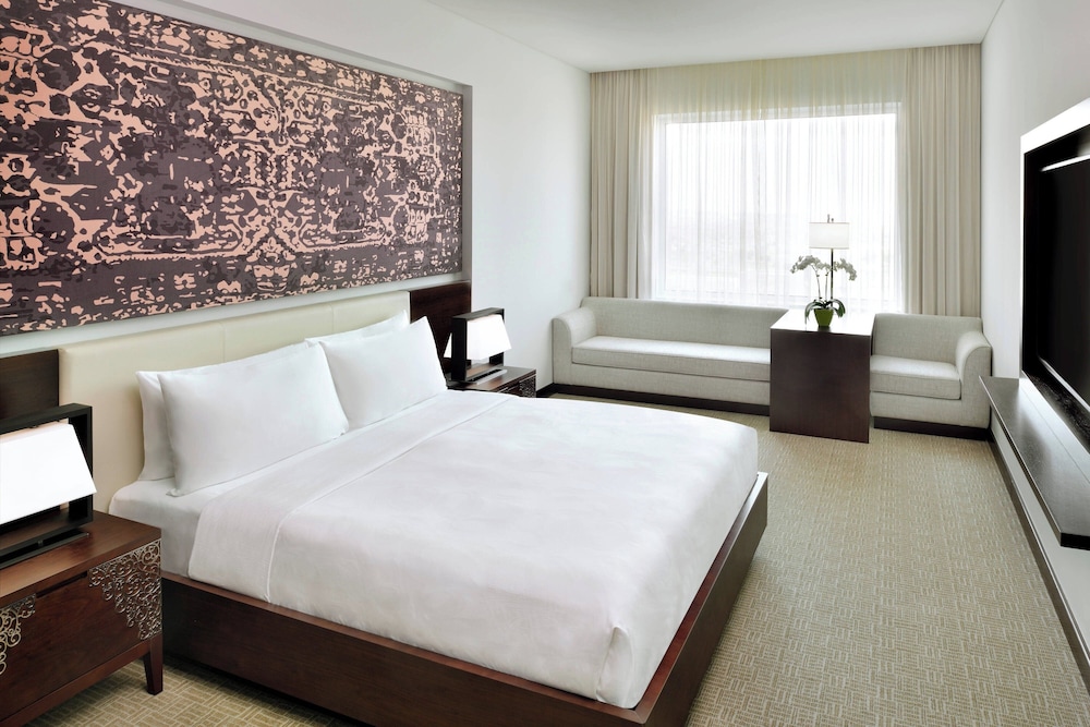 Deluxe Room, 1 King Bed - Photo 1