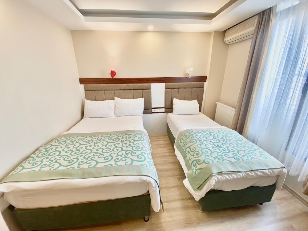 Standard Triple Room photo 2
