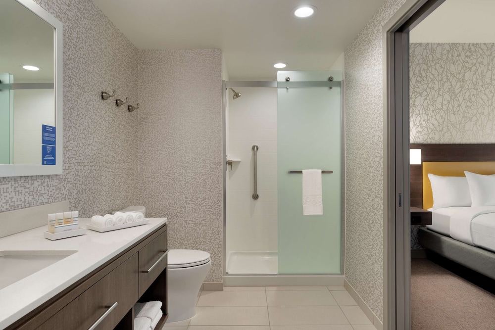 Studio, 2 Queen Beds, Accessible (Hearing) - Photo 11