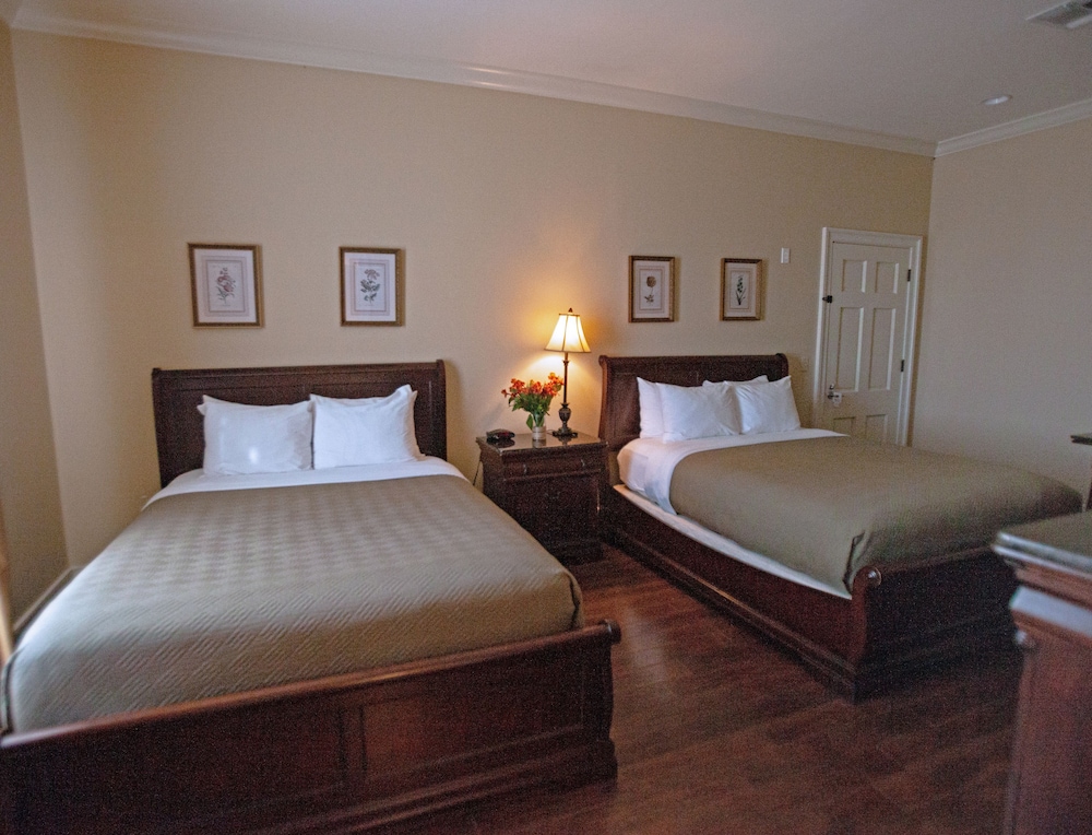 Standard Room, 2 Queen Beds, Non Smoking photo 1