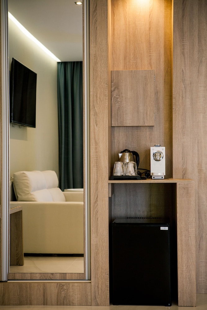 Junior Double Room, 1 Queen Bed - Photo 4
