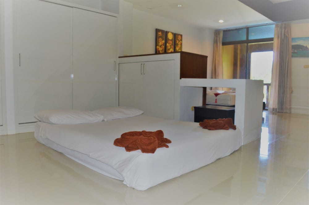 VIP Room - Photo 12