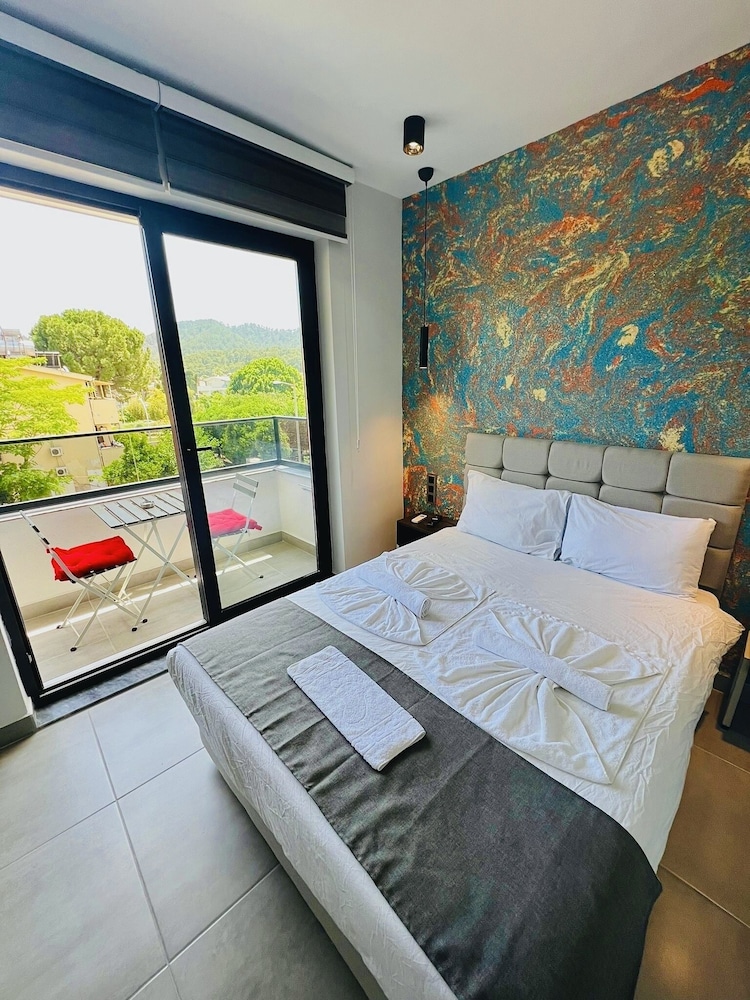 Deluxe Room - Photo 2