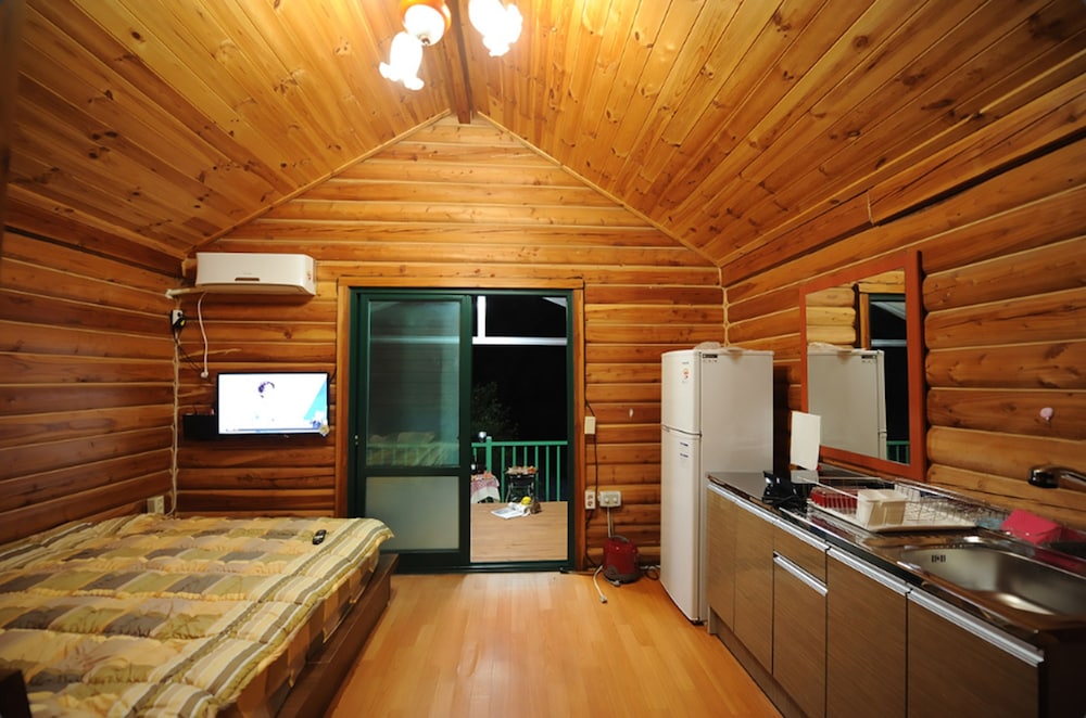 Bungalow photo 2