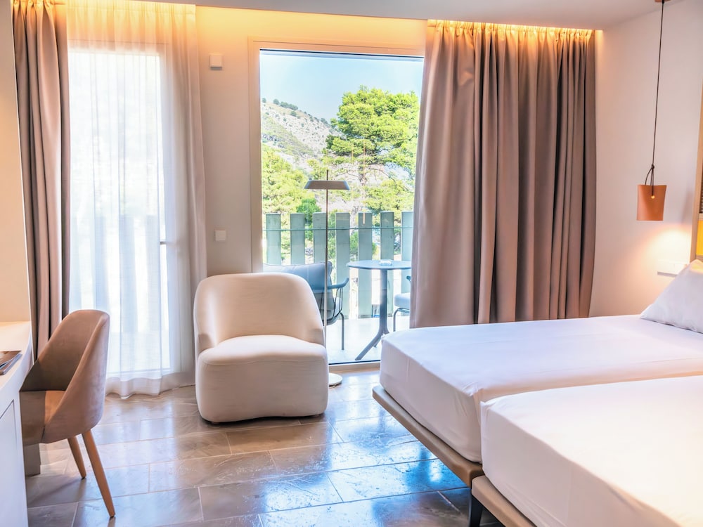 Premium Double Room - Photo 14