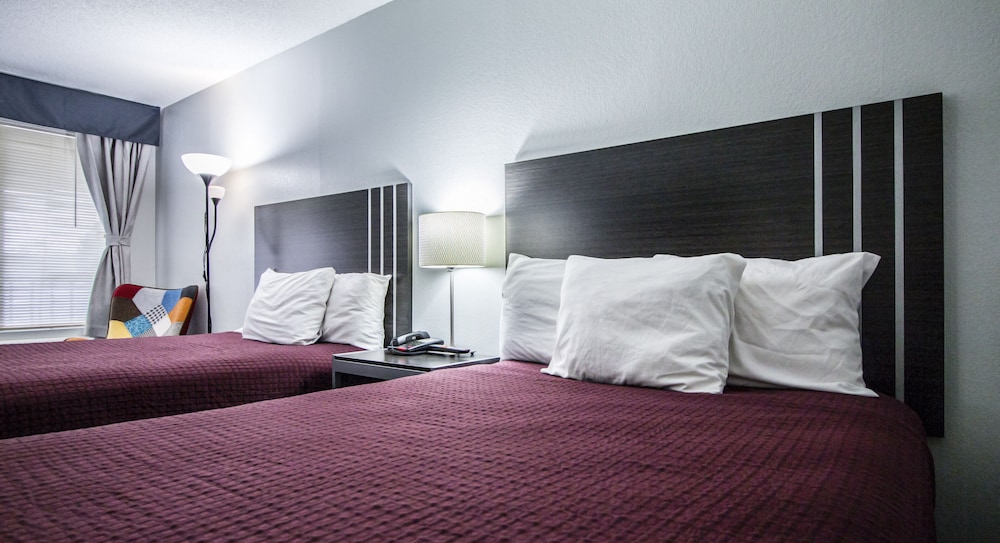 Standard Room, 2 Double Beds, Non Smoking - Photo 3