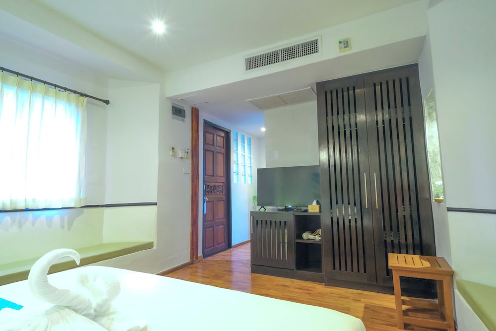 Deluxe Bungalow - Photo 6