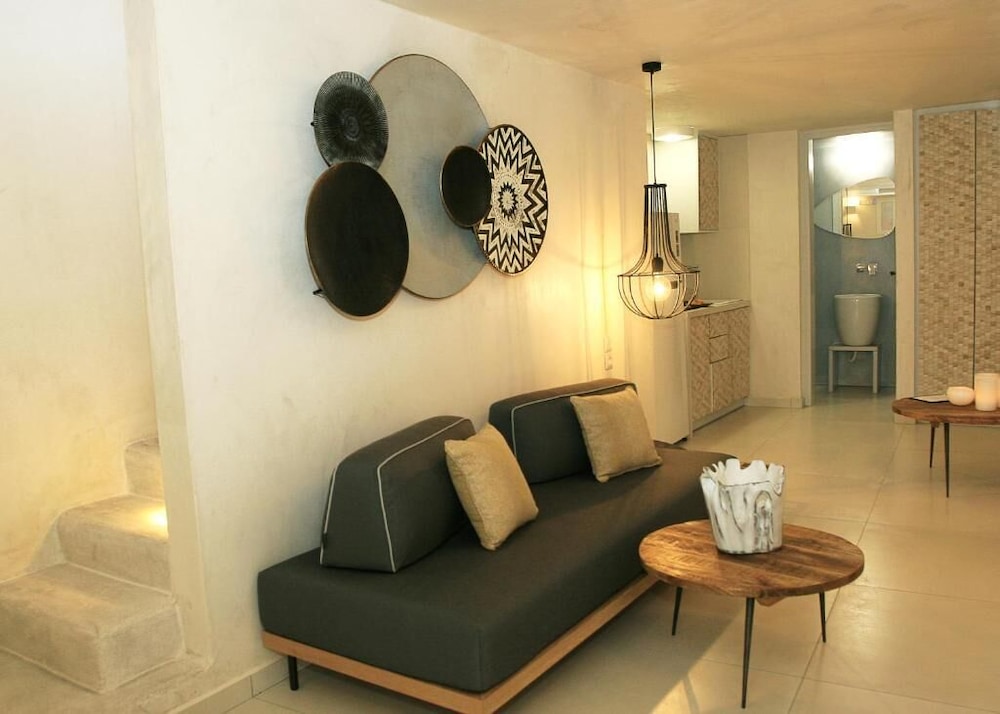 Eris Suite photo 2