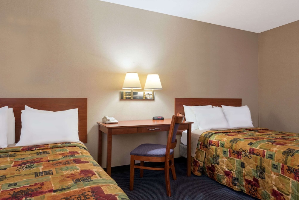 Room, 2 Double Beds, Smoking photo 3