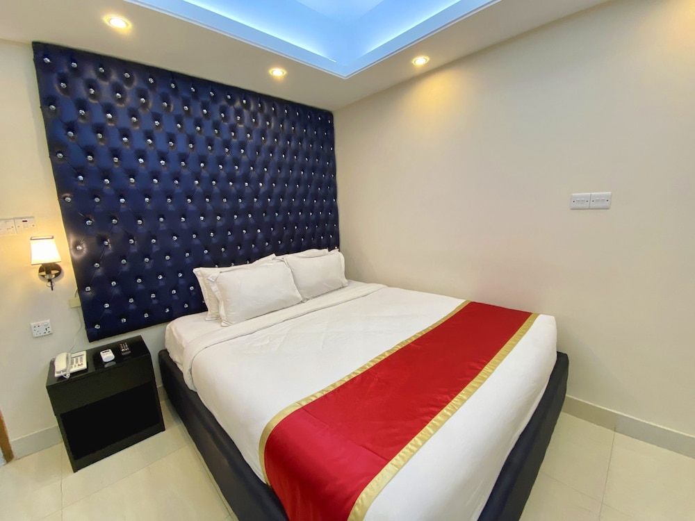 Deluxe Triple Room - Photo 1