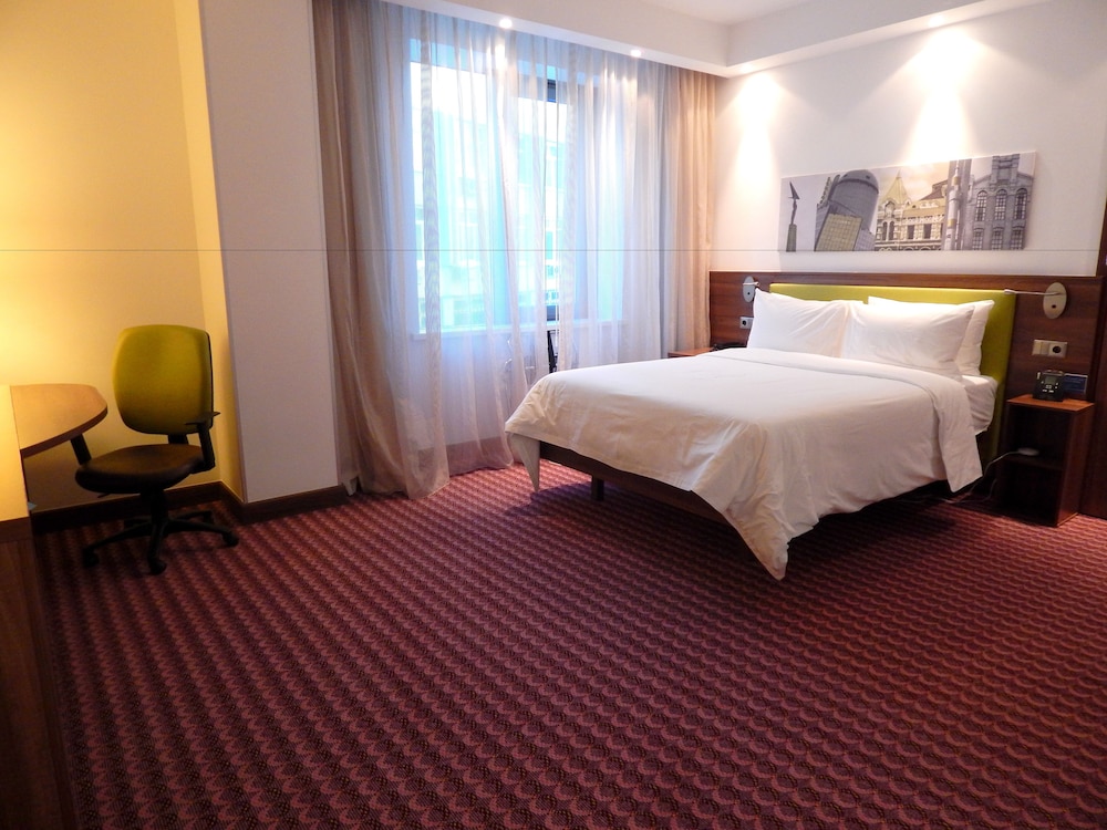 Room, 1 Queen Bed, Accessible photo 3