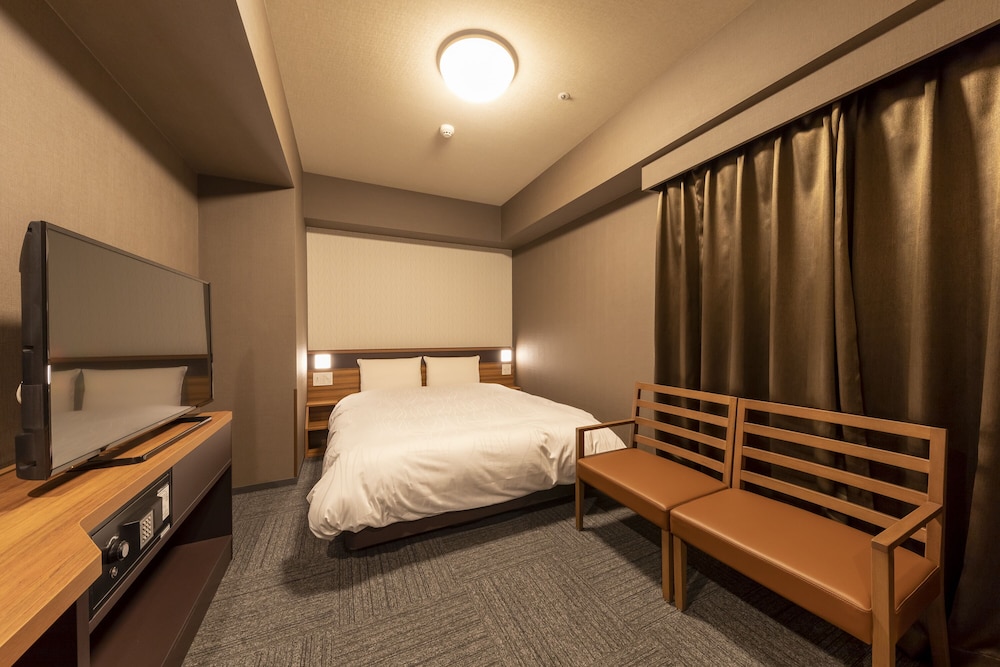 Superior Queen Room, W/4 nights Non Smoking(No cleaning)