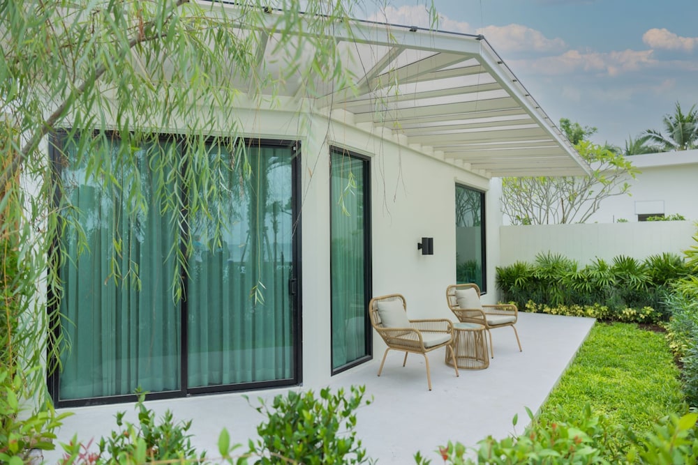 Oasis Beachfront Villa - Photo 3