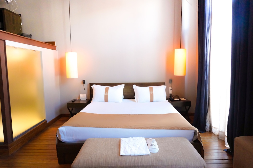 Suite - Photo 7